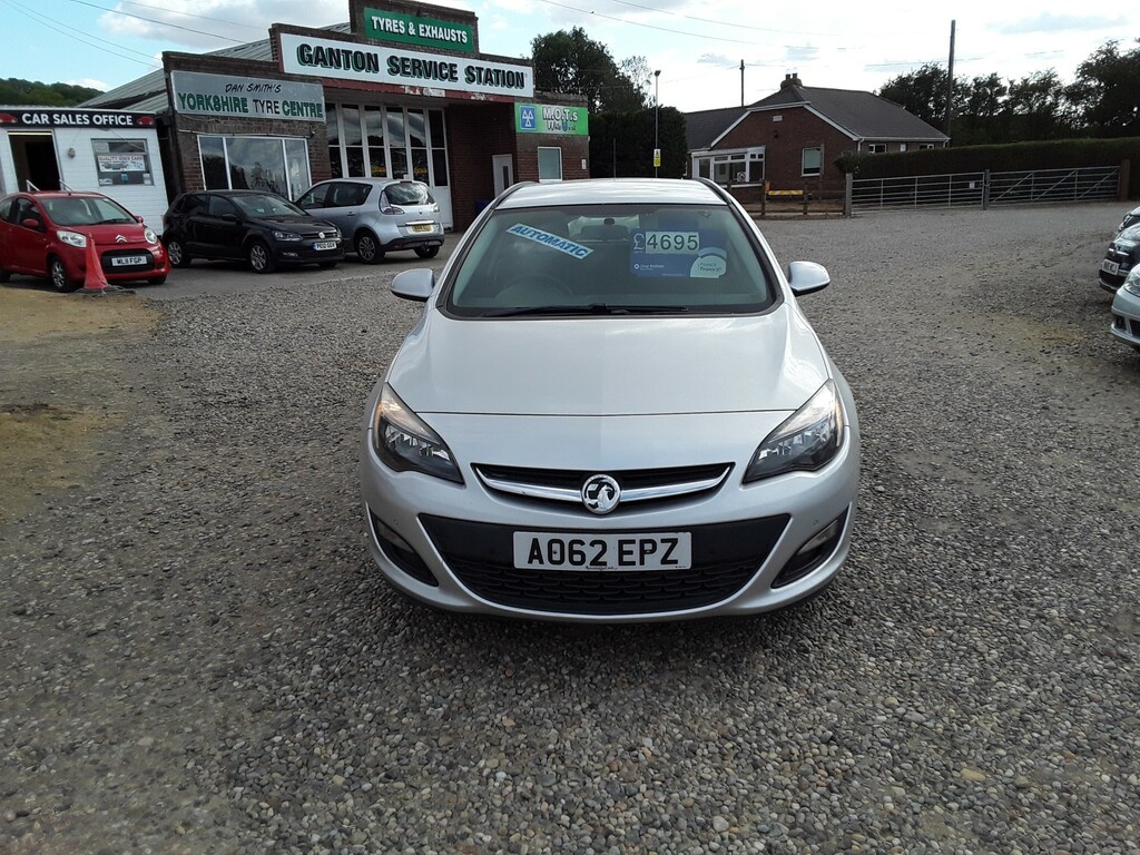 Vauxhall Astra Estate 1.6 16V Exclusiv 2012 Silver #2