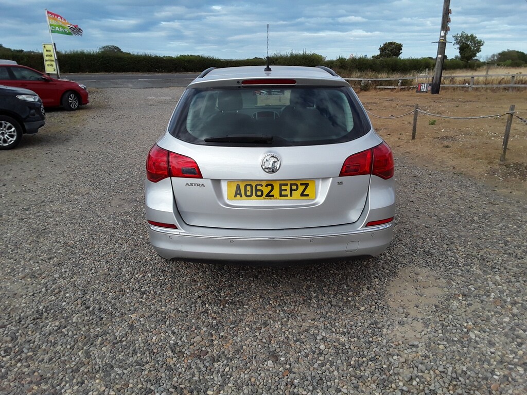 Vauxhall Astra Estate 1.6 16V Exclusiv 2012 Silver #6