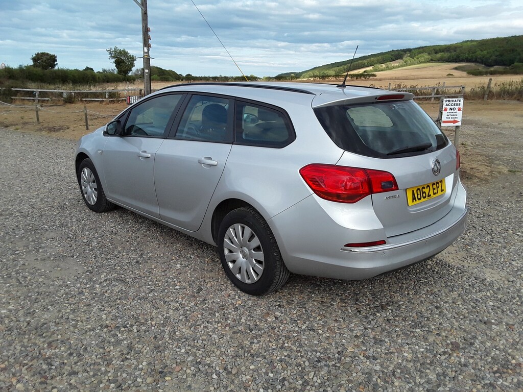 Vauxhall Astra Estate 1.6 16V Exclusiv 2012 Silver #5