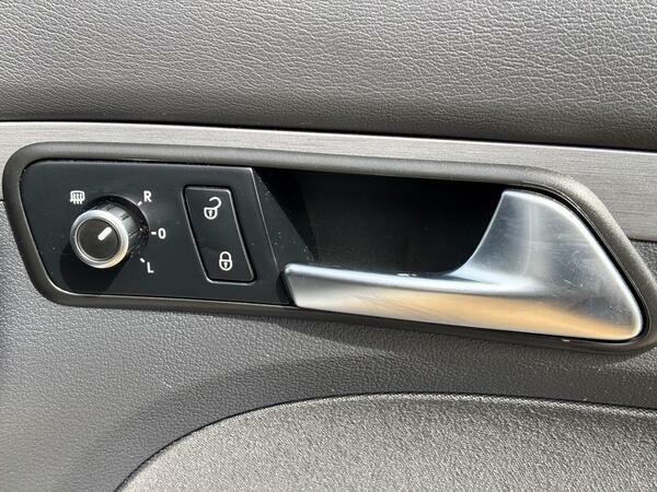 Volkswagen Touran 2012 1.6 S Tdi Dsg 106 Bhp Silver #25