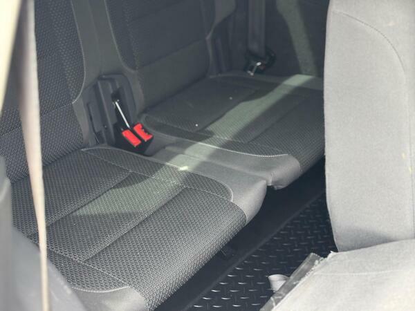 Volkswagen Touran 2012 1.6 S Tdi Dsg 106 Bhp Silver #14