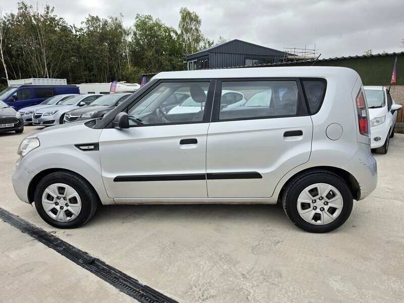 Kia Soul 1.6-Soul-1-5dr Silver #6
