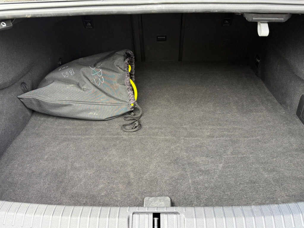 Volkswagen Passat Saloon Silver #6