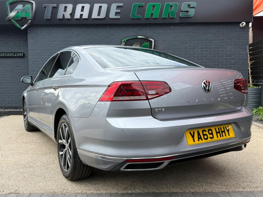 Volkswagen Passat Saloon Silver #5