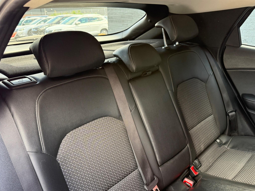 Kia Xceed 1.6 Gdi 8.9Kwh 4 Suv Plug In Hybrid Dct Silver #21