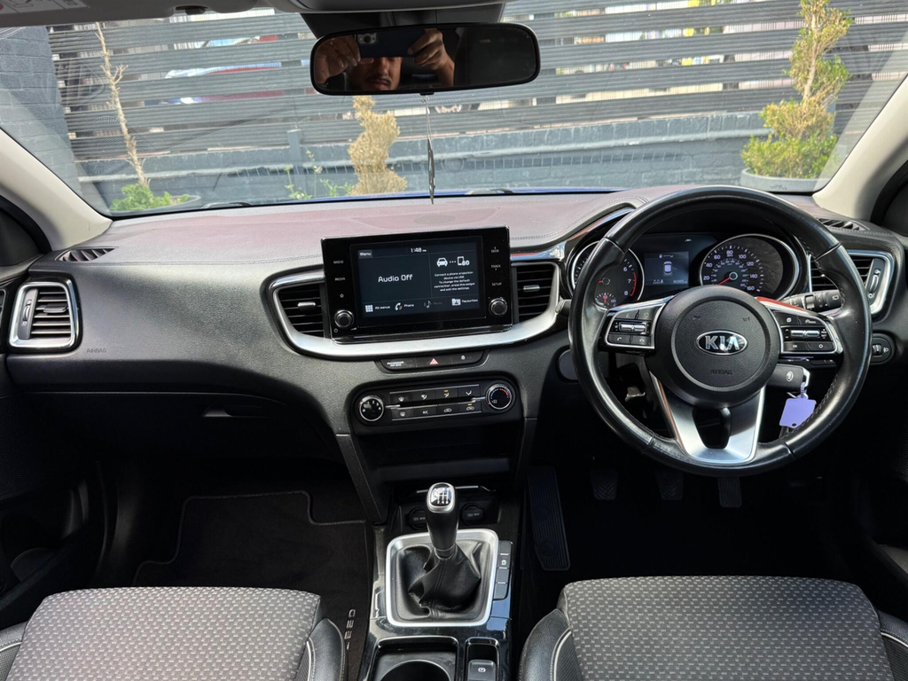 Kia Xceed 1.6 Gdi 8.9Kwh 4 Suv Plug In Hybrid Dct Silver #23