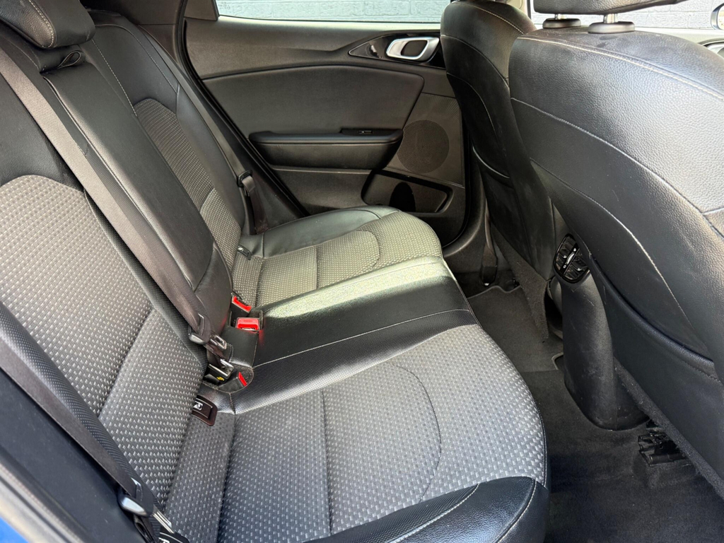 Kia Xceed 1.6 Gdi 8.9Kwh 4 Suv Plug In Hybrid Dct Silver #20