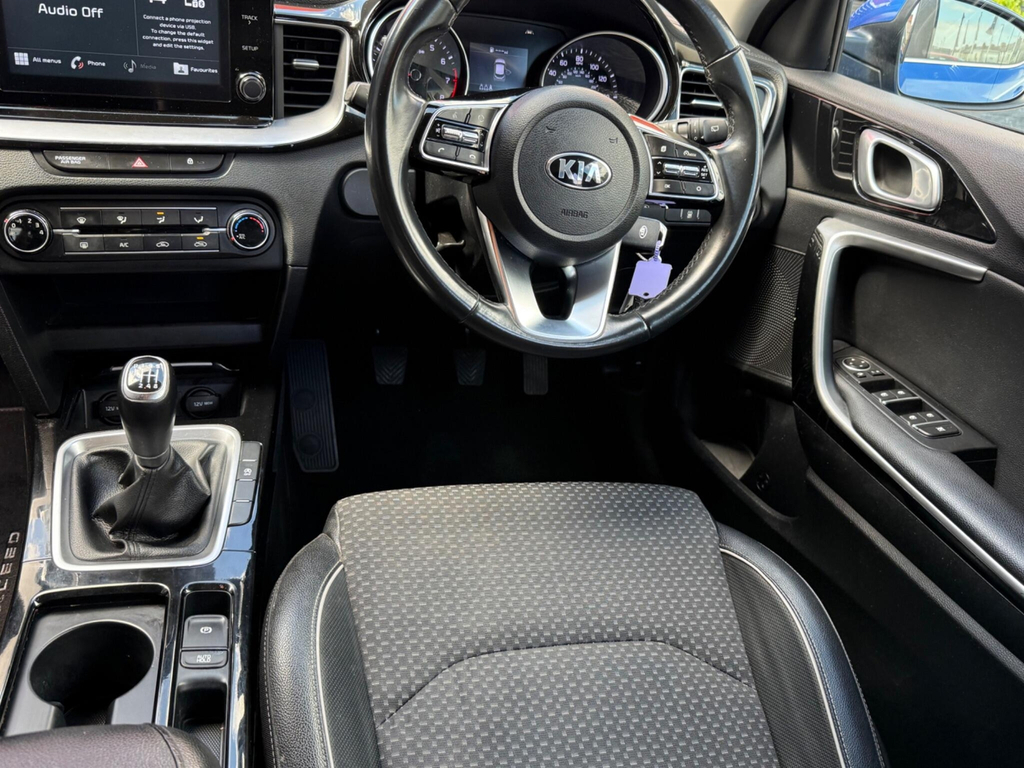 Kia Xceed 1.6 Gdi 8.9Kwh 4 Suv Plug In Hybrid Dct Silver #25