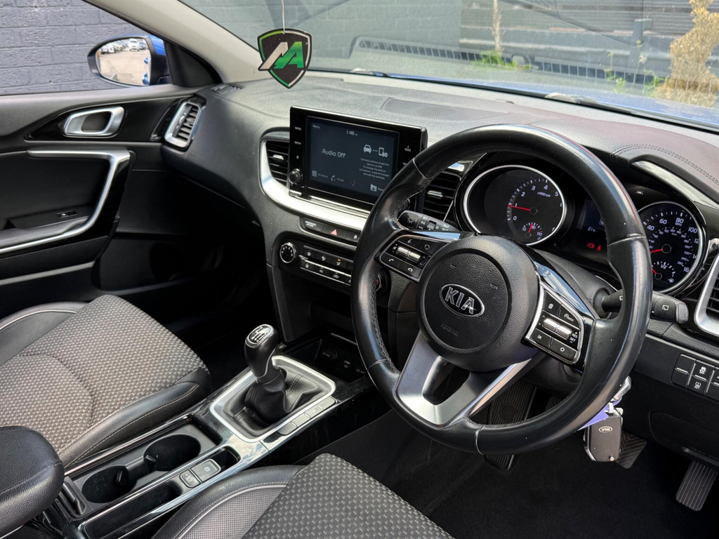 Kia Xceed 1.6 Gdi 8.9Kwh 4 Suv Plug In Hybrid Dct Silver #29