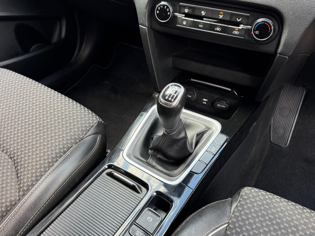 Kia Xceed 1.6 Gdi 8.9Kwh 4 Suv Plug In Hybrid Dct Silver #35