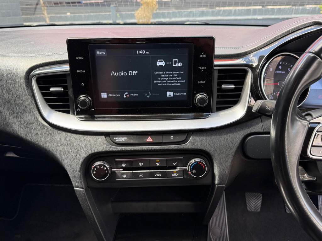 Kia Xceed 1.6 Gdi 8.9Kwh 4 Suv Plug In Hybrid Dct Silver #34