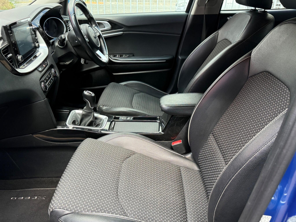 Kia Xceed 1.6 Gdi 8.9Kwh 4 Suv Plug In Hybrid Dct Silver #43