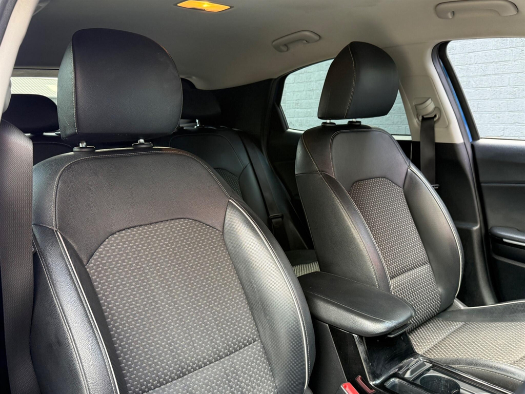 Kia Xceed 1.6 Gdi 8.9Kwh 4 Suv Plug In Hybrid Dct Silver #28