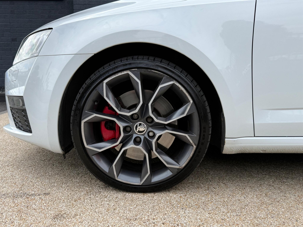 Skoda Octavia 2.0 Tdi Scout Estate 4Wd Euro 6 White #12