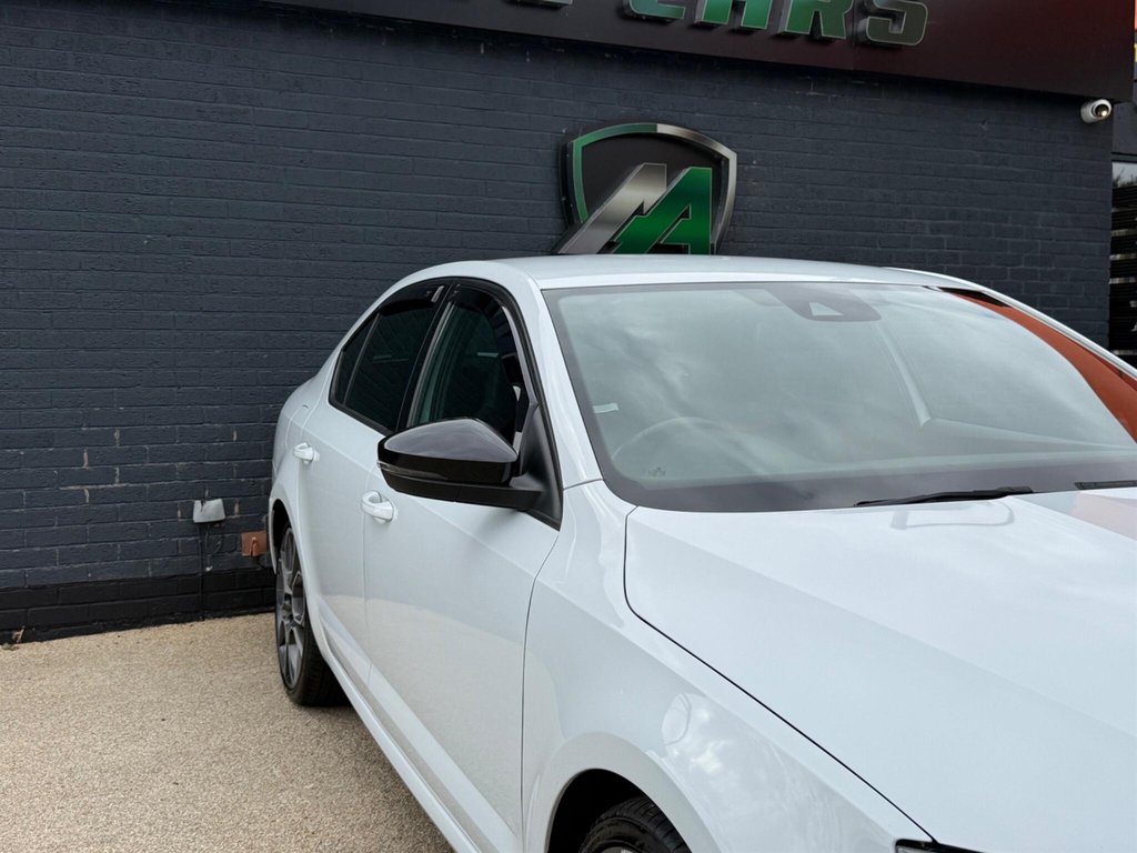 Skoda Octavia 2.0 Tdi Scout Estate 4Wd Euro 6 White #13
