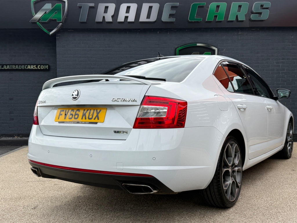 Skoda Octavia 2.0 Tdi Scout Estate 4Wd Euro 6 White #9