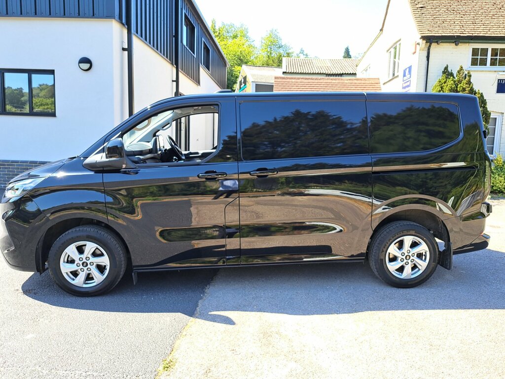 Ford Transit Custom 300 Limited L1 Swb Fwd 2.0 Ecoblue 136Ps Low Roof Silver #4