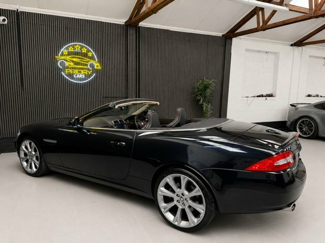 Jaguar XK Xk 5.0 Supercharged V8 R White #9