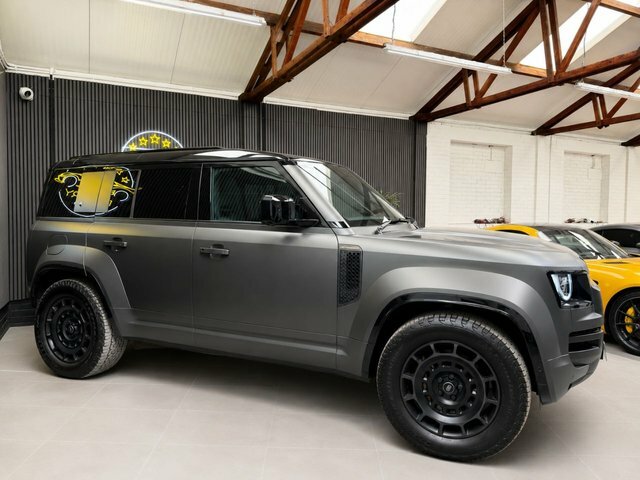 Land Rover Defender 110 4.4P V8 Mhev Octa Edition One Suv LB25KJK Green #2