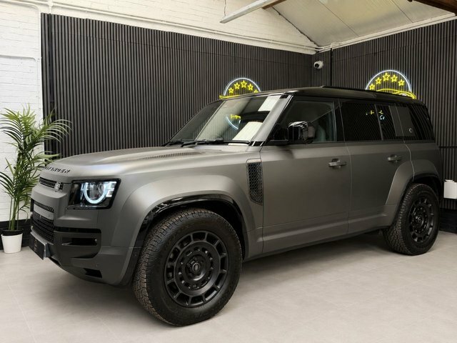 Land Rover Defender 110 4.4P V8 Mhev Octa Edition One Suv LB25KJK Green #3