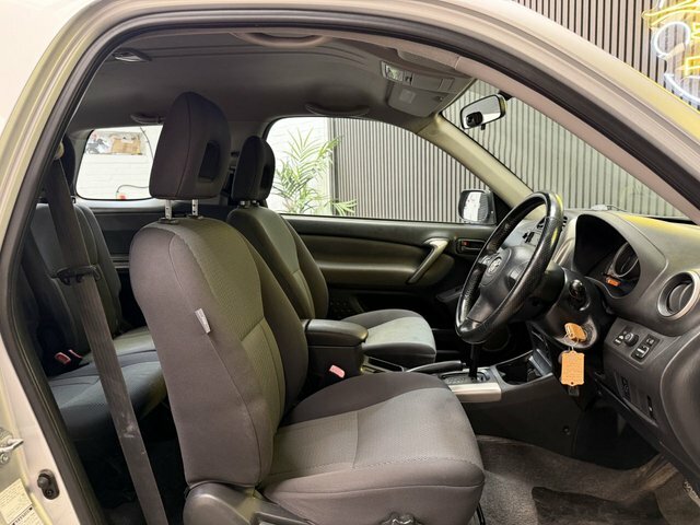 Toyota Rav 4 Xt3 Vvt-i 5-Door Beige #9