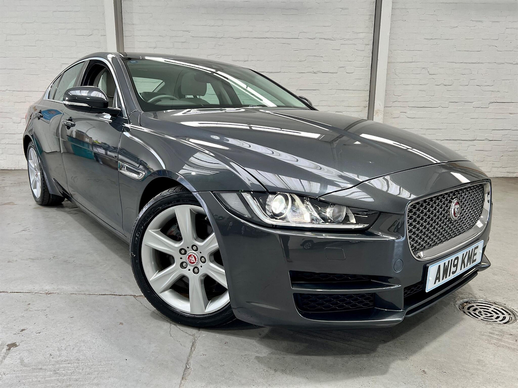 Jaguar XE 2.0D Portfolio Euro 6 Ss Grey