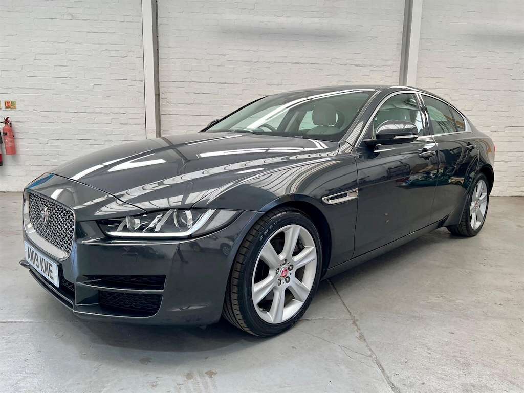 Jaguar XE 2.0D Portfolio Euro 6 Ss Grey #6