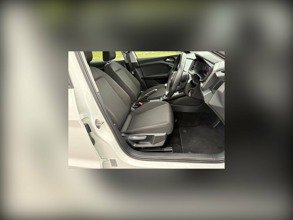 Audi A1 1.0 Tfsi 25 Technik Sportback Eu YY69VDO White #3