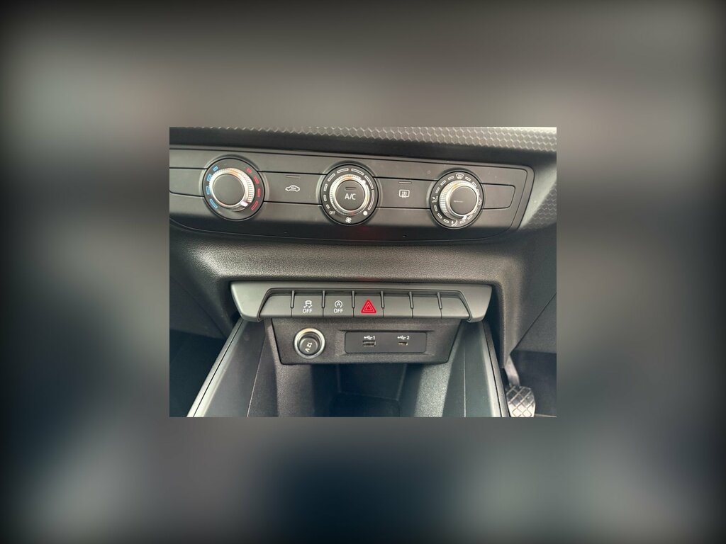 Audi A1 1.0 Tfsi 25 Technik Sportback Eu YY69VDO White #5