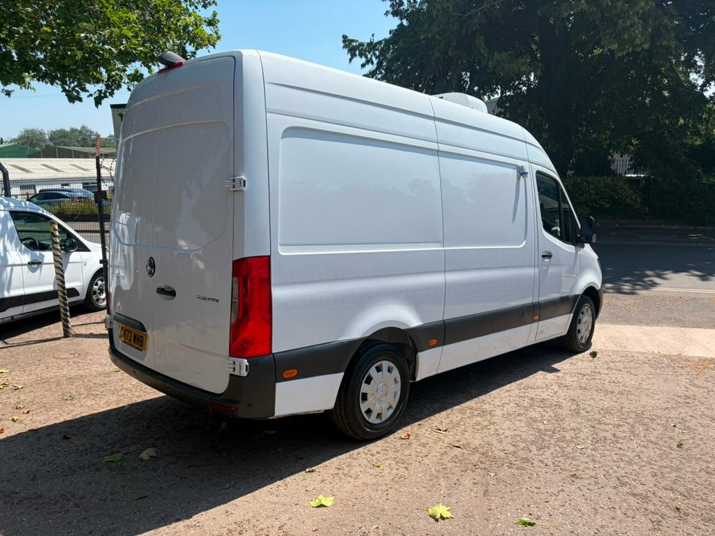 Mercedes-Benz Sprinter 2L Premium White #6