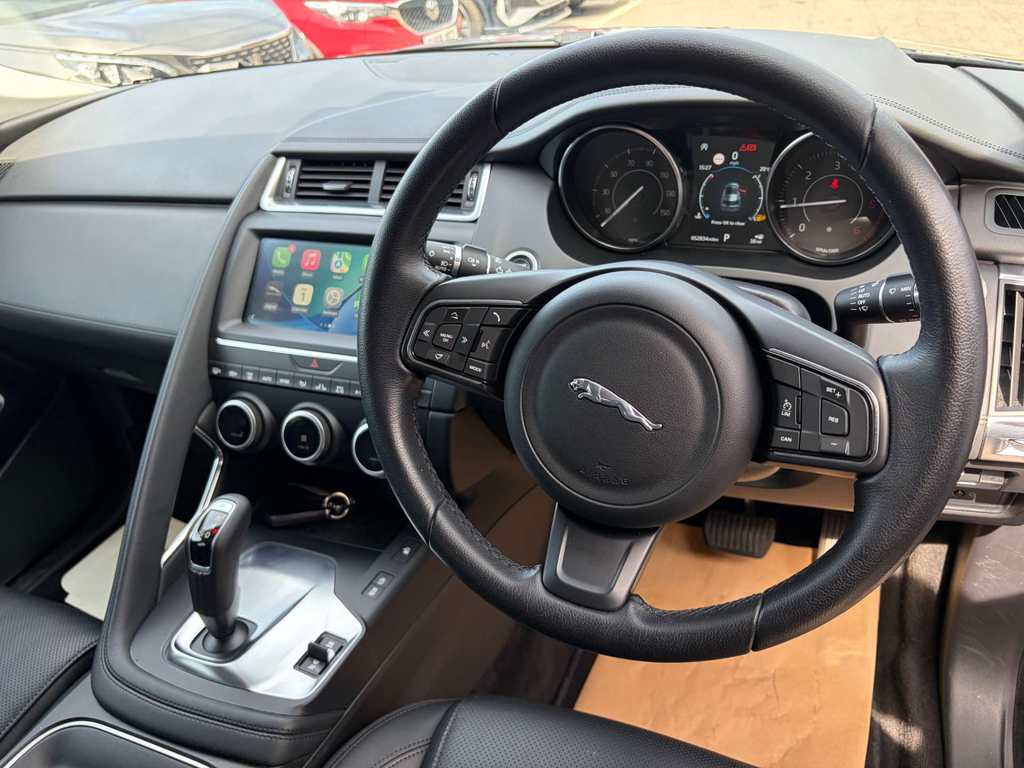 Jaguar E-Pace Diesel SV69ZTY #4