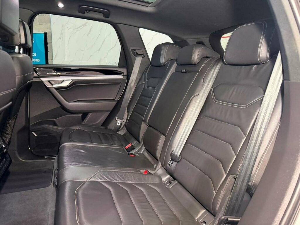 Volkswagen Touareg 3.0 Tdi V6 R-line 4Motion White #16