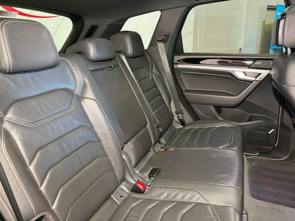 Volkswagen Touareg 3.0 Tdi V6 R-line 4Motion White #13