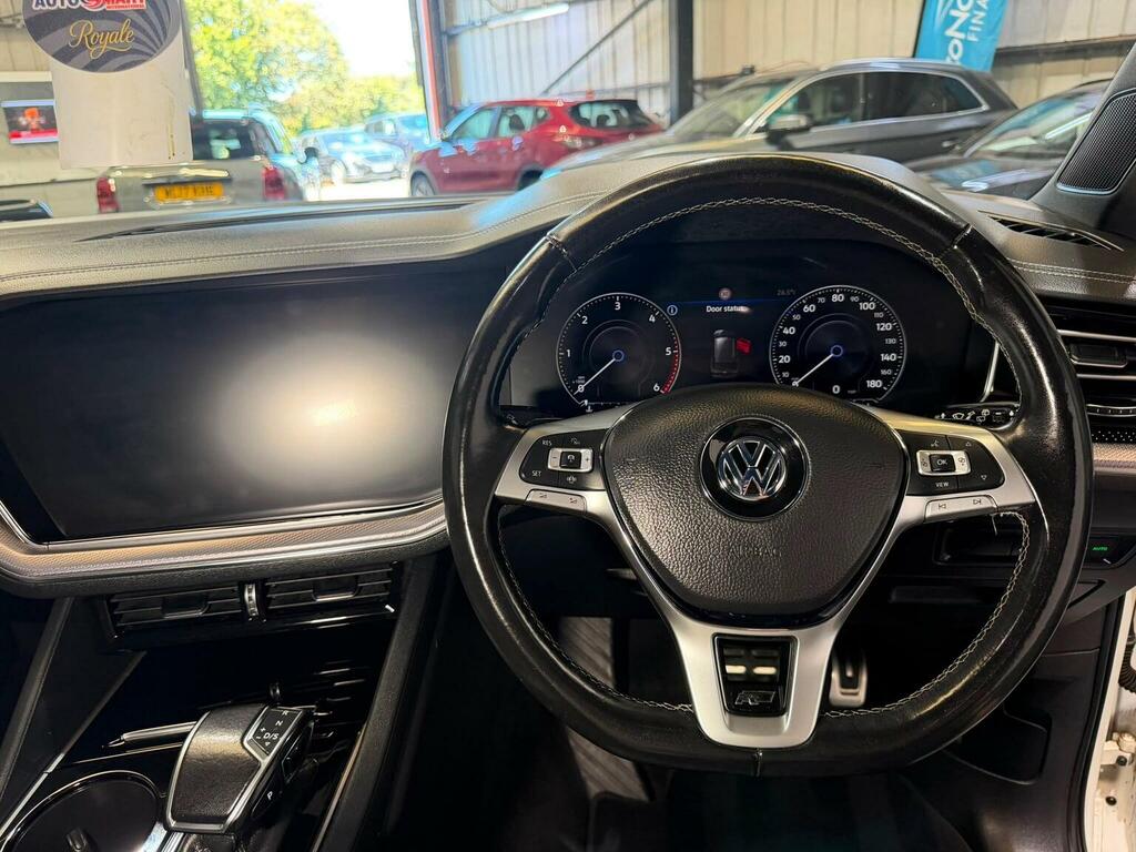 Volkswagen Touareg 3.0 Tdi V6 R-line 4Motion White #20