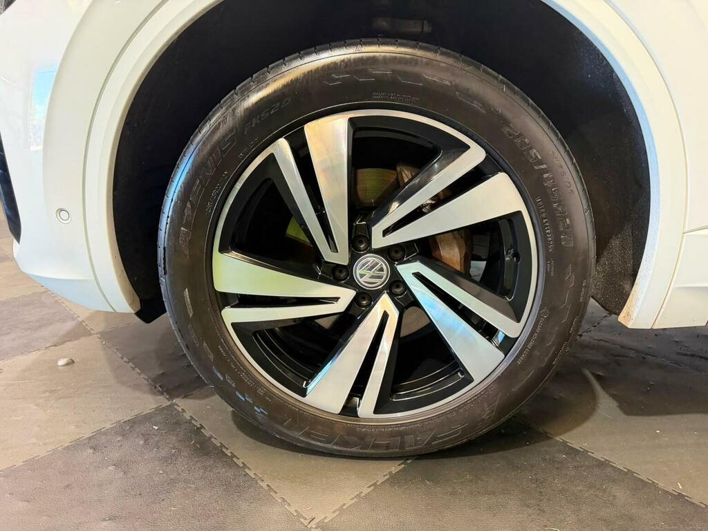 Volkswagen Touareg 3.0 Tdi V6 R-line 4Motion White #28