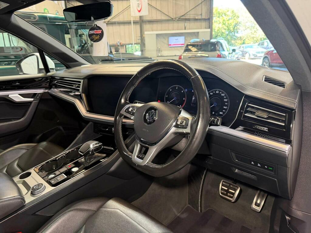 Volkswagen Touareg 3.0 Tdi V6 R-line 4Motion White #19