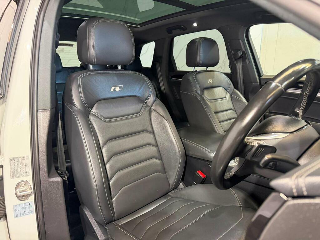 Volkswagen Touareg 3.0 Tdi V6 R-line 4Motion White #10
