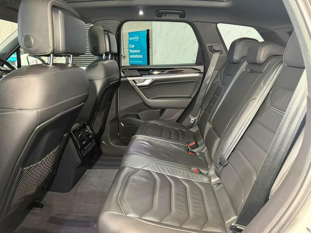 Volkswagen Touareg 3.0 Tdi V6 R-line 4Motion White #15