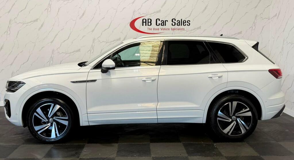 Volkswagen Touareg 3.0 Tdi V6 R-line Tech Tiptronic 4Motion Euro 6 S White #4