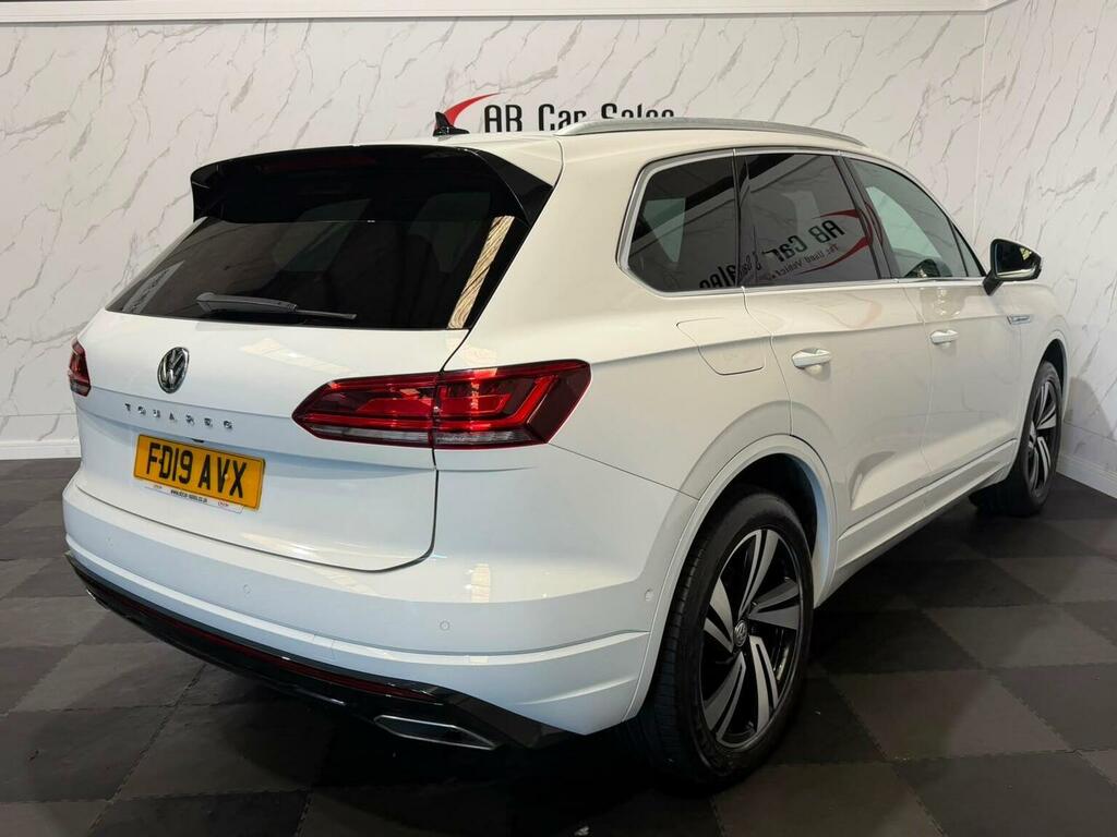 Volkswagen Touareg 3.0 Tdi V6 R-line 4Motion White #8