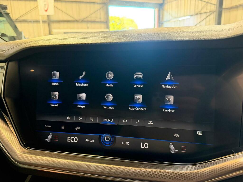 Volkswagen Touareg 3.0 Tdi V6 R-line 4Motion White #23