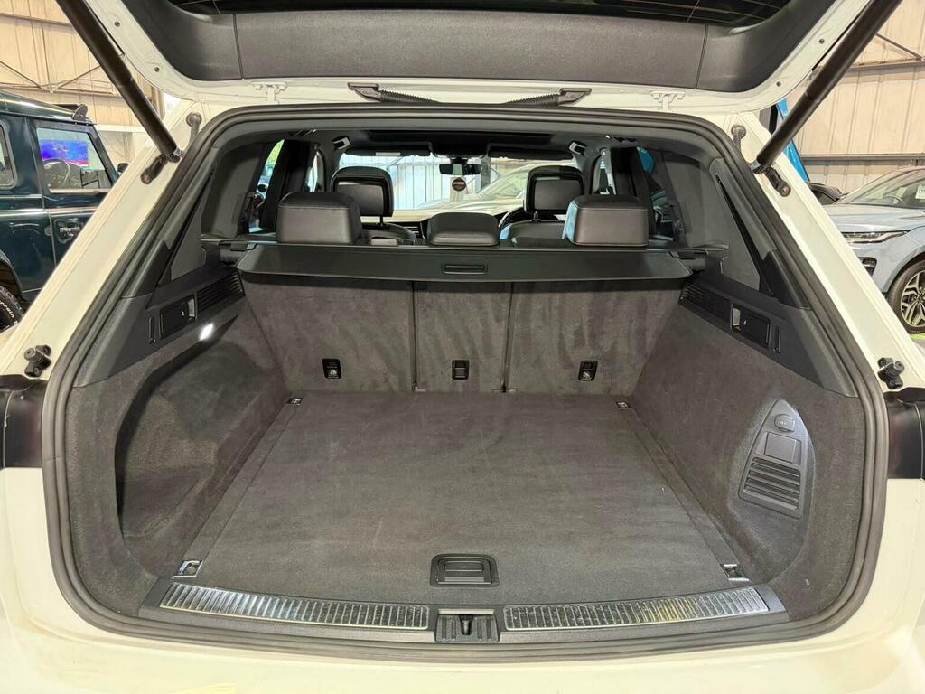 Volkswagen Touareg 3.0 Tdi V6 R-line 4Motion White #14