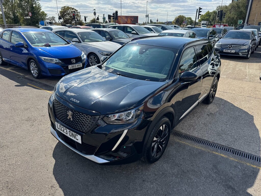 Peugeot 2008 1.2 Puretech Allure Premium Suv Eat E Black #5