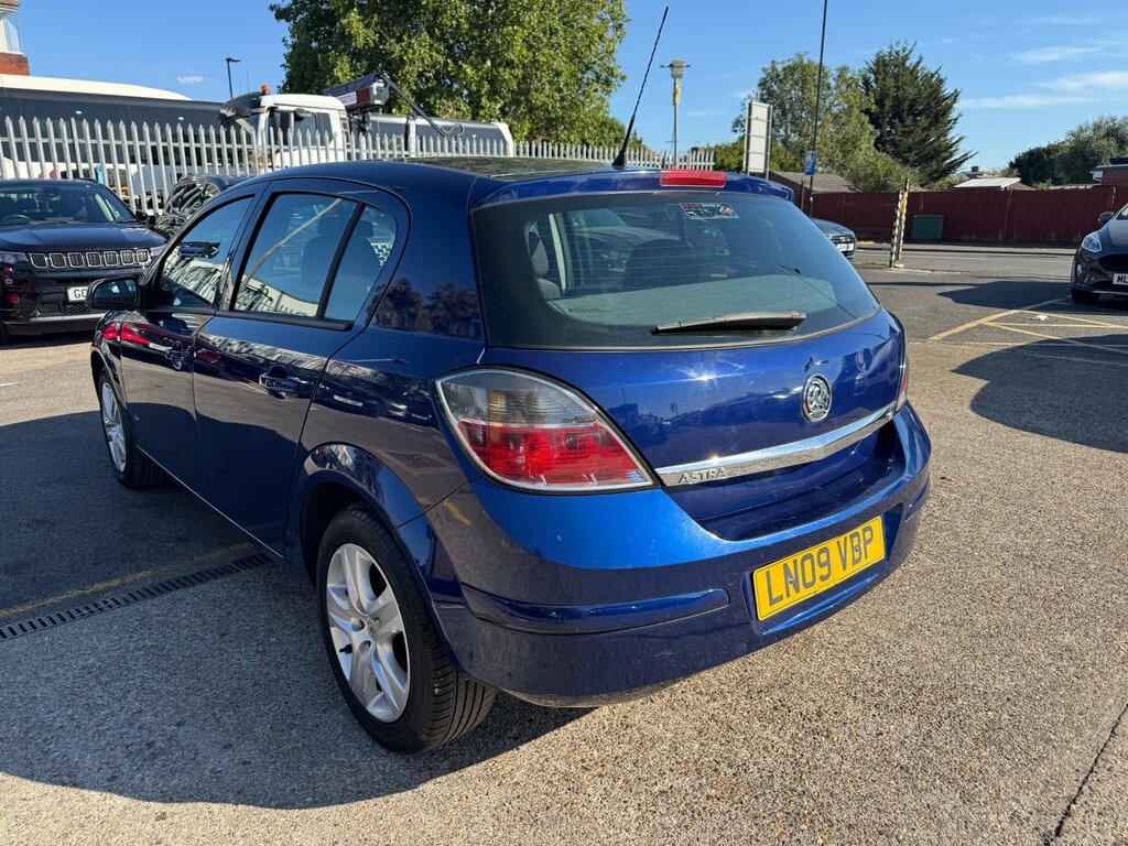 Vauxhall Astra 1.8 Vvt 16V Sri Exterior Pack Sport Hatch Black #9