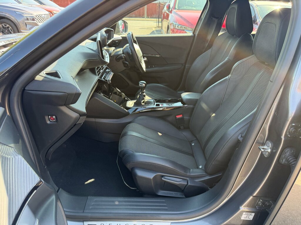 Peugeot 2008 1.2 Puretech Allure Premium Euro 6... Grey #20