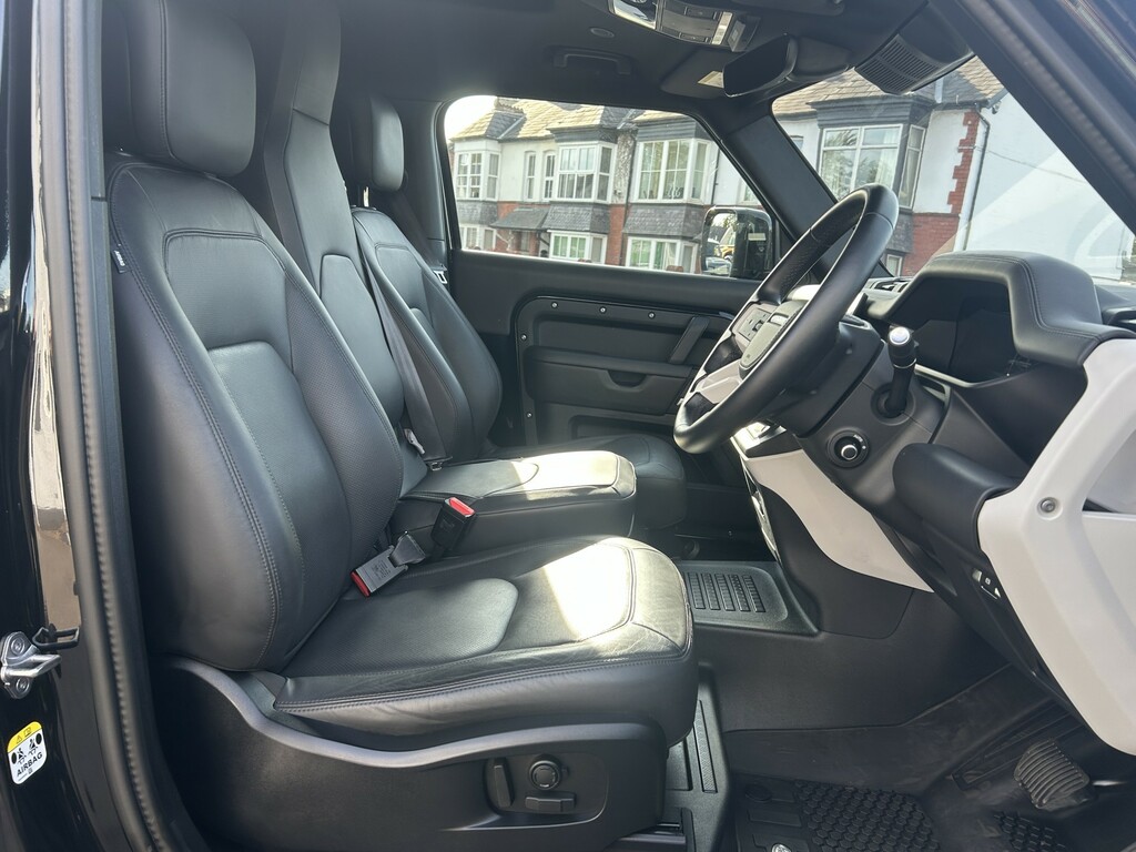 Land Rover Defender 2024 3.0 D250 Mhev Xs Edition 4Wd Euro 6 Ss Black #9