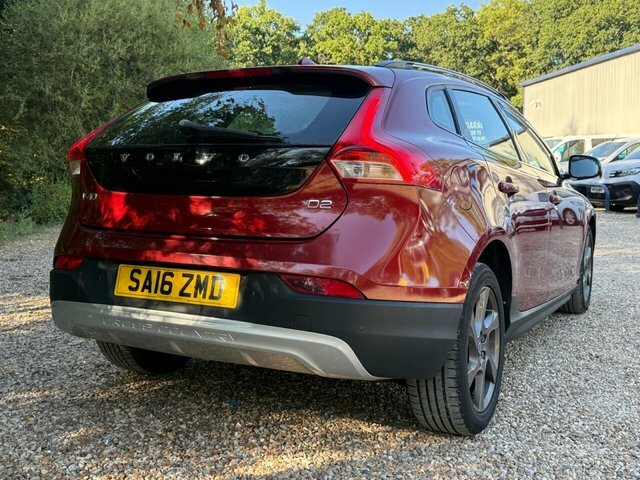 Volvo V40 Cross Country D2 Lux Hatchback Red #5