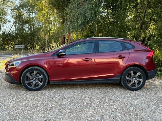 Volvo V40 Cross Country D2 Lux Hatchback Red #2