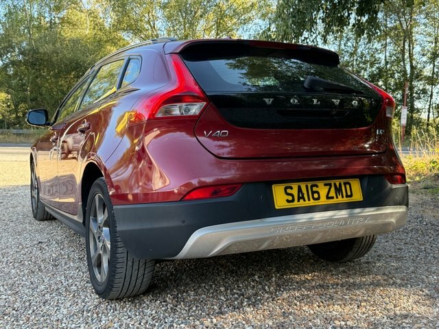 Volvo V40 Cross Country D2 Lux Hatchback Red #3