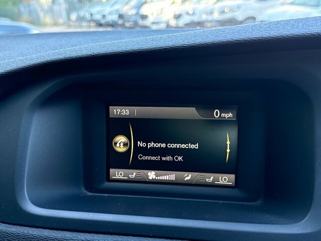 Volvo V40 Cross Country T5 Pro Hatchback Black #23